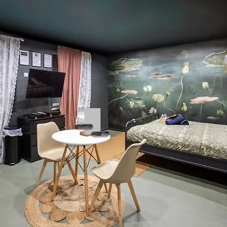 Ultra Deluxe Studio, Free Parking, Under Sea Experience 公寓 牟罗兹